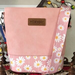 NWT Wrangler Pink Daisy Crossbody Purse with Floral Strap